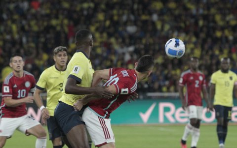 Nueva tarjeta amarilla para Ecuador.