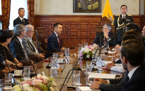 El presidente electo, Daniel Noboa, se reunió con el saliente, Guillermo Lasso el 17 de octubre de 2023.
