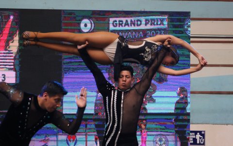 Representantes de la Asociación de Baile Deportivo del Ecuador los despidieron.