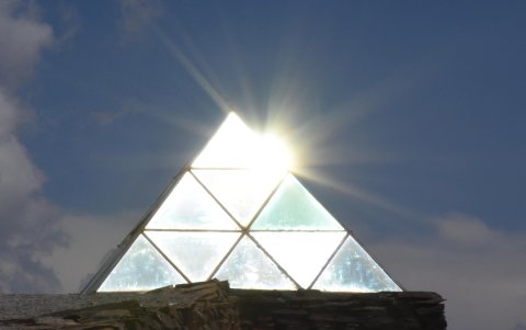 Ciencia. A esta estación llegan masas de aire provenientes del océano Pacífico, como también del Atlántico, del Amazonas y de las ciudades cercanas como La Paz y El Alto en Bolivia.