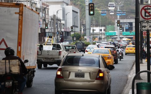Avenidas. La Quito es una de las pocas con semaforización inteligente.