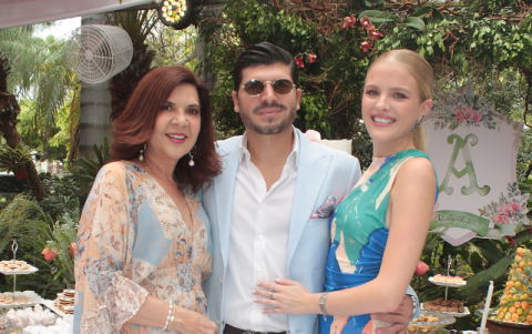 María Isabel Ripalda, Gonzalo Vargas y Doménica Valdano.