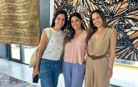 Dennise Lucín, Cristina Hernández y Paola Caicedo.