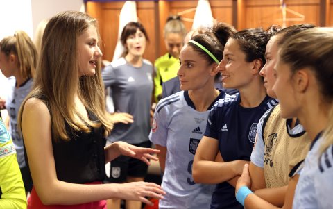 La princesa es considerada educada y amable.