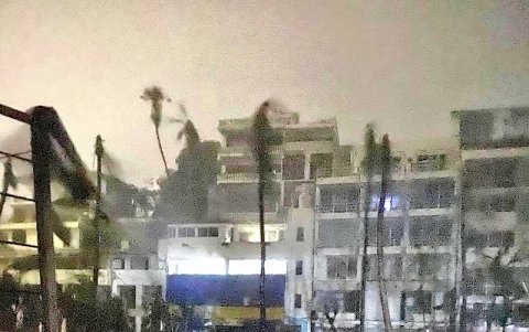 Otra imagen compartida en redes de los daños e inundaciones causadas por el Huracán Otis en Acapulco.