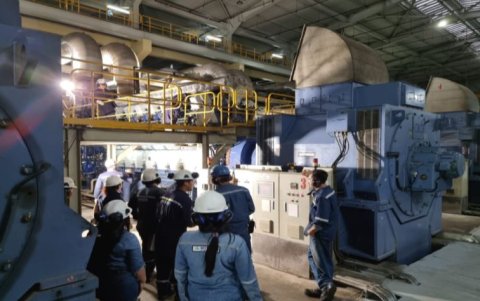 A la par de los racionamientos de energía, Celec repara las centrales térmicas del país.