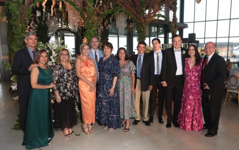 Alberto Gómez, Lupe Gómez, Lili Luengas, Elizabeth López, Carlos José Vergara, Gisella López, Ana España, Abel López, Diego López , Gustavo López, Camila López y Carlos Rubio.