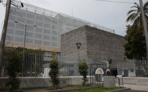 La Asamblea fue cerrada el 17 de mayo por el presidente Lasso y funciona actualmente con los mínimo de recursos económicos y humanos.