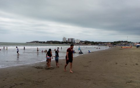 General Villamil (Playas). Hubo una caída en el número de viajeros que suelen ir por un solo día. El descenso es de un 40 %, según el gremio de la localidad.
