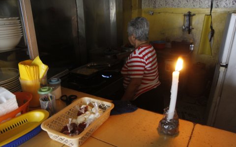 Tres horas sin luz en Guayaquil equivalen a más de $4 millones en pérdidas para los negocios.