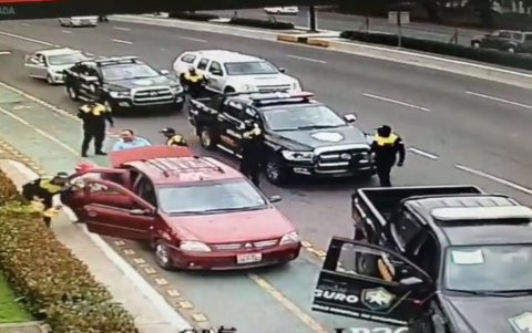 Secuencia de procedimiento de policías metropolitanos de Samborondón