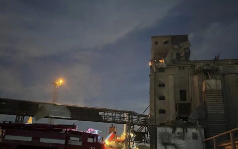Daños de un ataque con drones rusos contra una infraestructura portuaria en la región.