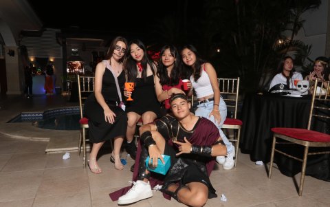 Sofía Gallegos, Ara Choi, Bai-Yi Wang, Jennifer Chen y Bruce Martínez.