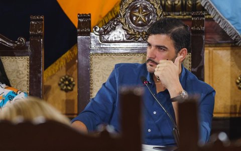 El anteproyecto se aprobó en ausencia del alcalde Aquiles Álvarez, quien permanece con licencia hasta hoy, 31 de octubre.