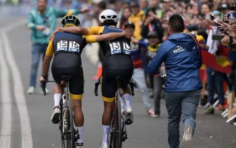 El Lagarto (d) resaltó el trabajo en conjunto con Richard Carapaz (i) para el triunfo.