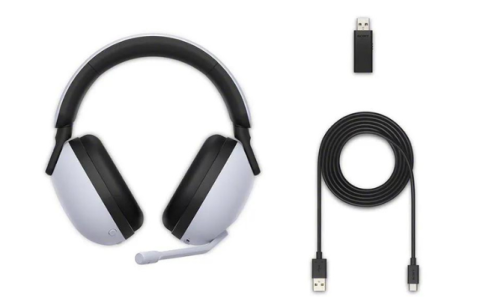 Dentro de la caja se encuentran los auriculares Inzone H9, el transceptor USB y un cable USB tipo C para carga rápida