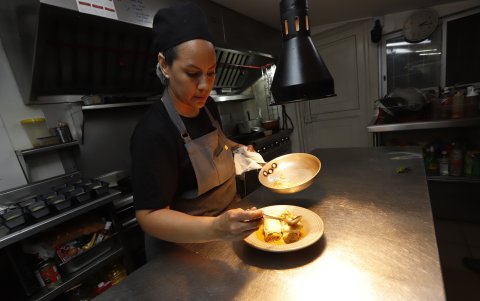 Platillo. El sorrentino de Argentina, ahora con relleno de mote y cerdo.