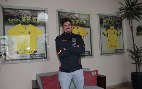 El estratega nacional dirigió en Liga de Quito e Independiente del Valle antes de llegar a la selección.