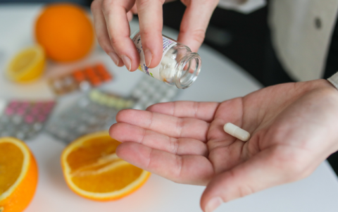 Los riesgos de consumir cafeína mientras se toma medicamentos pueden llegar a ser graves