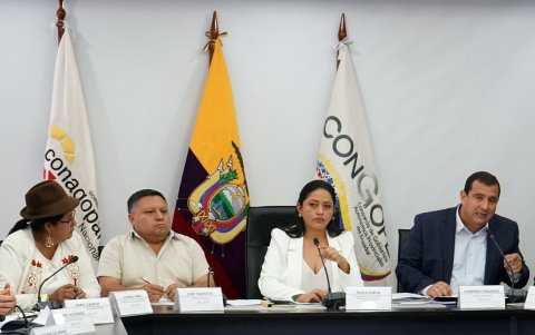 En Quito, los prefectos se reunieron para tomar decisiones sobre qué acciones ejecutar.