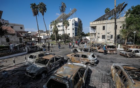 Así quedó el sector aledaño al hospital Al Ahli de Gaza, el 18 de octubre de 2023 tras una explosición.