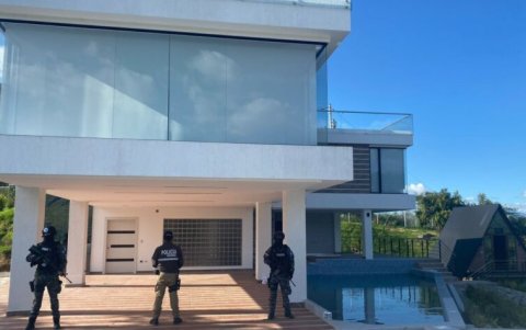 En junio pasado, se informó desde la Policía Nacional y la Fiscalía que se incautó 122 bienes inmuebles y 24 vehículos a la estructura de Wilmer Sánchez Farfán, en nueve provincias.