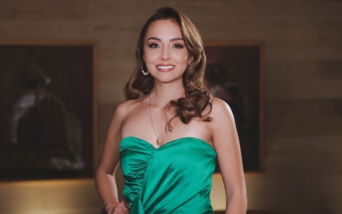 Candidata a Reina de San Francisco de Quito 2023 - 2024.