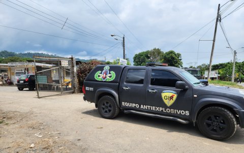 Las dependencias y los empleados de la Prefectura de Esmeraldas han sufrido una serie de atentados.