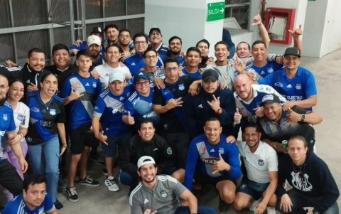 Hay al menos 16 agrupaciones de socios en la tribuna San Martín, cada una conformada por entre 25 y 30 personas.