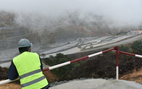 Relavera Tundayme. Aquí se depositan los desechos de la mina Mirador. Actualmente alberga 33.000 metros cúbicos de relaves. Esto preocupa a ambientalistas.