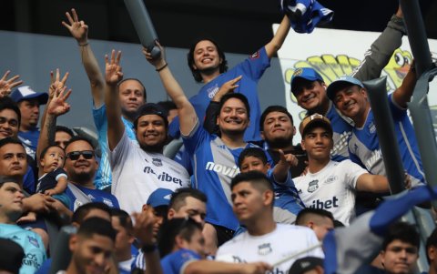 Hinchas de Emelec en el Capwell.