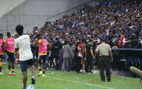 Paralizan por un momento el Partido por incidente en el lado de San Martín.