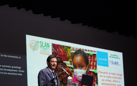 Mauro Brero, durante su exposición en el XX Congreso Latinoamericano de Nutrición, desarrollado en Cuenca