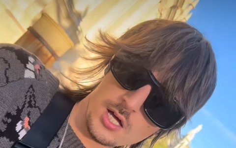 Danny Ocean paseando por las calles de Sevilla.