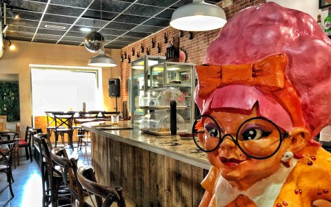 Sra. Pop fusiona los espectáculos musicales con el teatro.