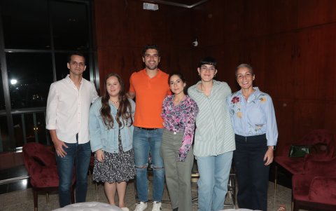 Juan Fernando Guerrero, Valentina Patiño, Santiago Mejía, Daniela Panchana, Karen Mejía y Karen Romo.