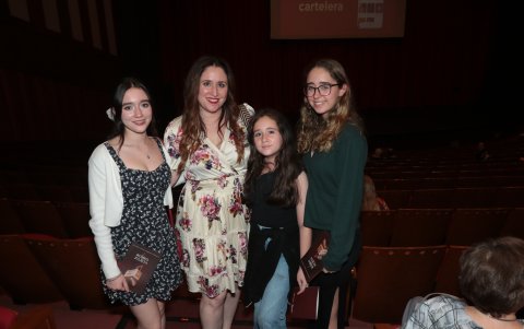 Amalia García, Ana Cristina de García, Amanda García y Valeria García.
