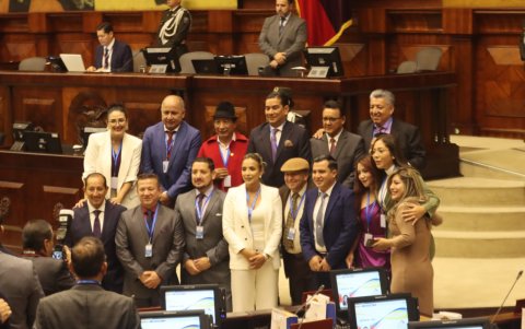 Asambleístas de ADN y otros partidos.