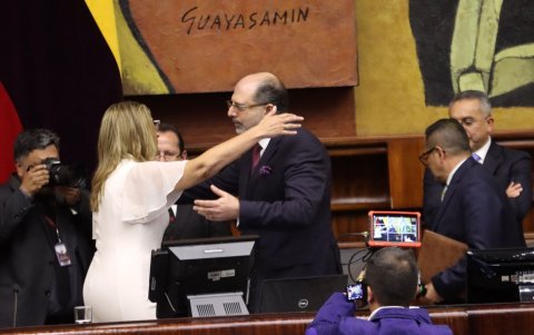 Con los votos del correísmo y ADN, Henry Kronfle fue electo presidente de la Asamblea.