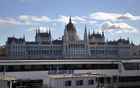 El Parlamento de Budapest, uno de los patrimonios icónicos de esta histórica ciudad europea.
