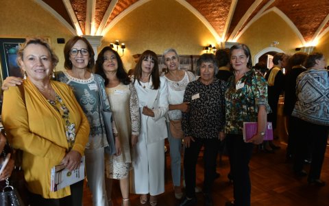 Cada club tiene sus iniciativas, como el club Alquimia, que maneja una biblioteca urbana en el Parque Metropolitano