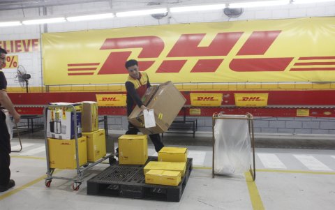 Servicio.- DHL cuenta con avión propio.