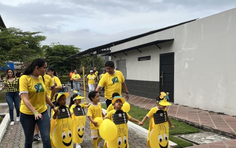 Involucramiento. Los padres también participan en las actividades escolares de sus hijos.
