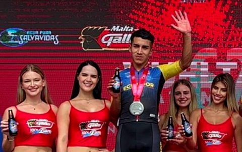 El ciclista ecuatoriano Nixon Rosero en Vuelta a Guatemala.