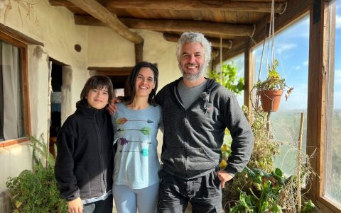 Familia. Maximiliano D‘Onofrio con su pareja, Gabriela y su hijo Taiel.
