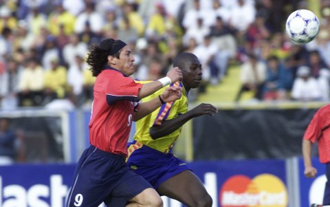 El 8 de octubre de 2000, Ecuador se impuso por primera vez a Chile en las eliminatorias.