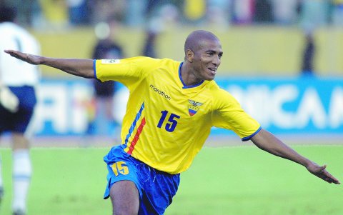 Ayoví fue mundialista con la Tri en Corea-Japón 2002 y Alemania 2006.