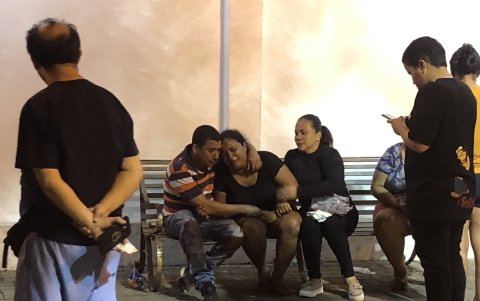 Familiares de uno de los jóvenes asesinados lloran su muerte y afirman que no existen motivos para el ataque.