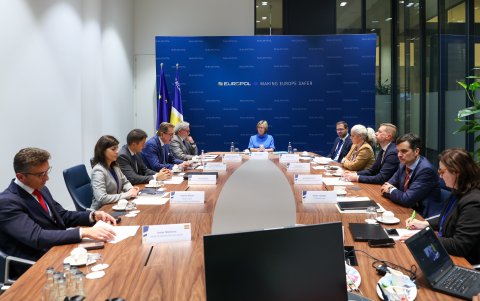 Catherine De Bolle, directora ejecutiva, y demás miembros de la Europol durante la reunión con Zapata.