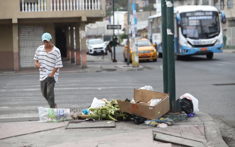 Desde el 21 de noviembre, el consorcio encargado de recoger la basura suspendió el servicio.